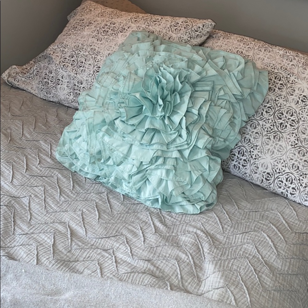 Decorative pillow